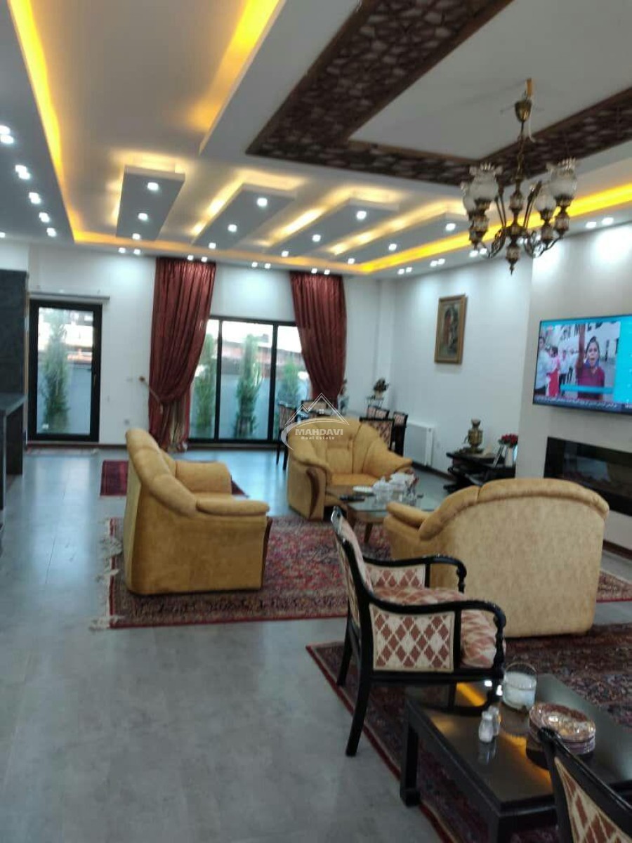 خرید ویلا مدرن با مبله زیر دامنه جنگل