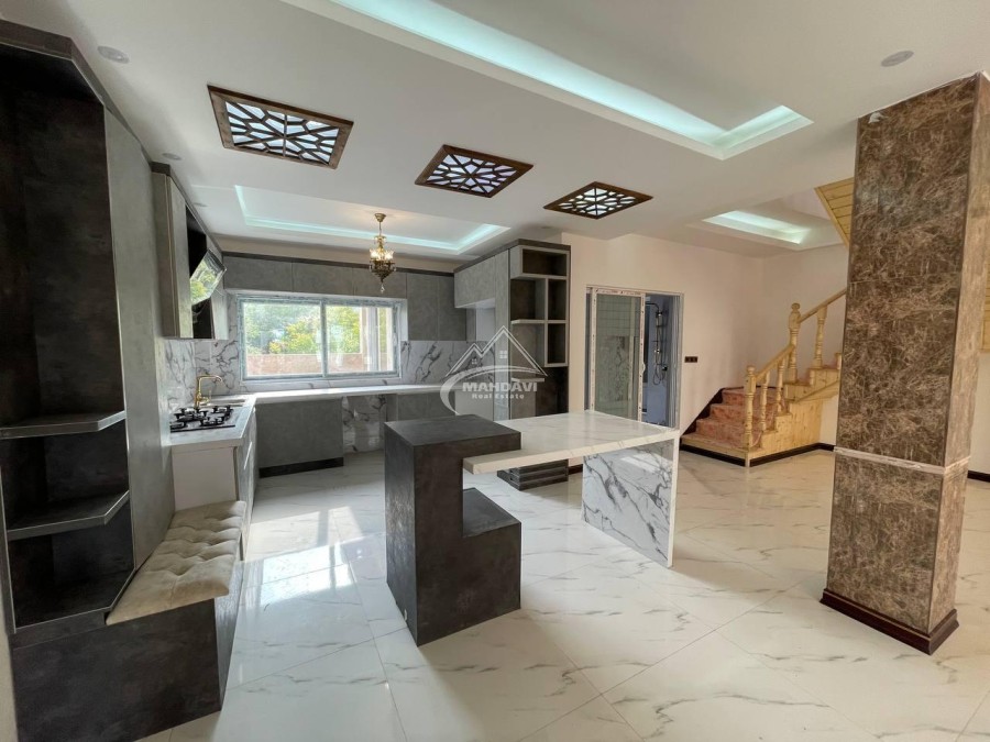 خرید ویلا باغ ۴ خواب با استخر در نور
